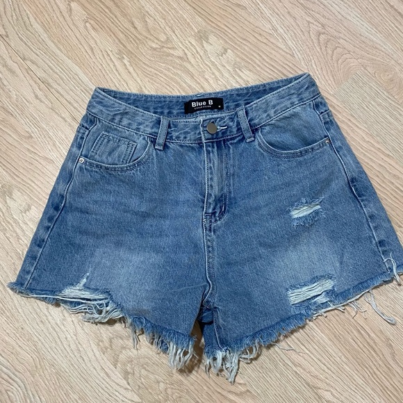 💙Vintage high rise Jean shorts - Picture 5 of 7